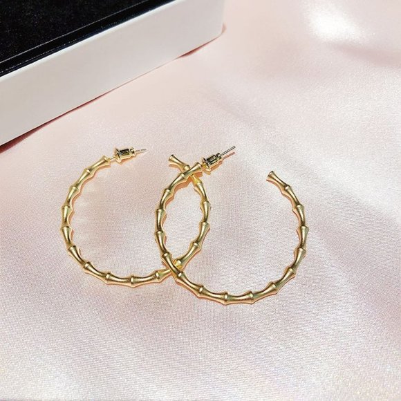 Yellow Gold 1.5'' Bamboo Textured Hoop Earrings - Picture 6 of 7